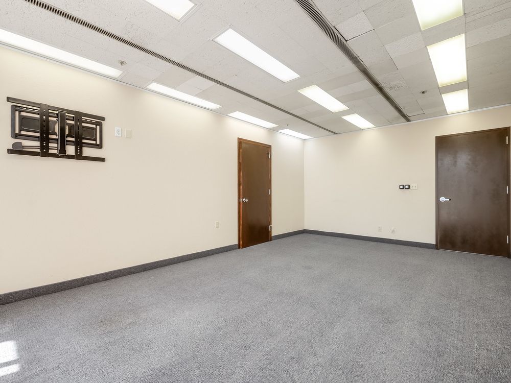 Office Space Available in Excellent Condition & Move-In Ready : 1221 Van Ness Ave, Fresno, CA 93721